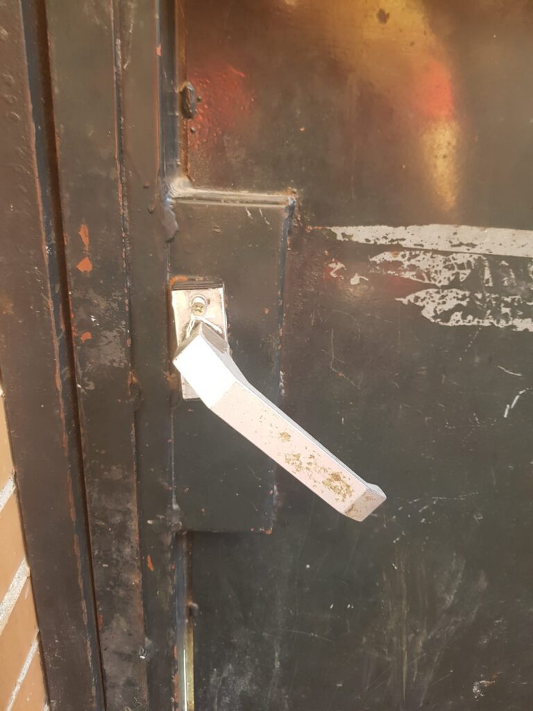 Apertura de puertas Alquerías
