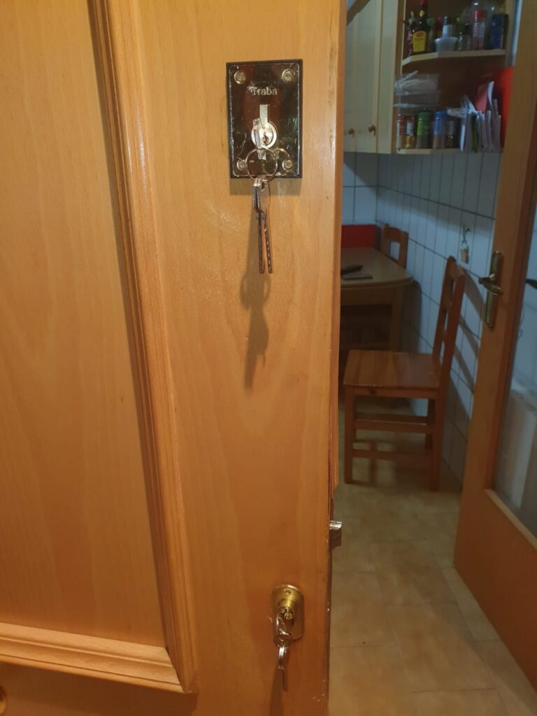 Apertura de puertas El Arenal