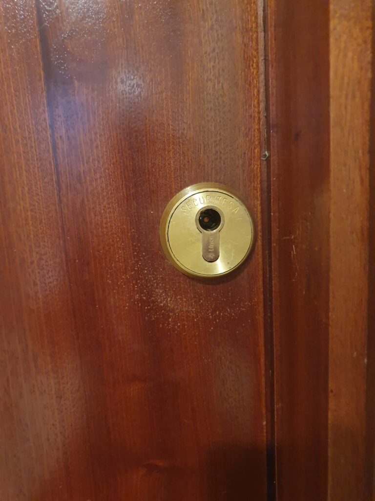 Apertura de puertas El Tocino