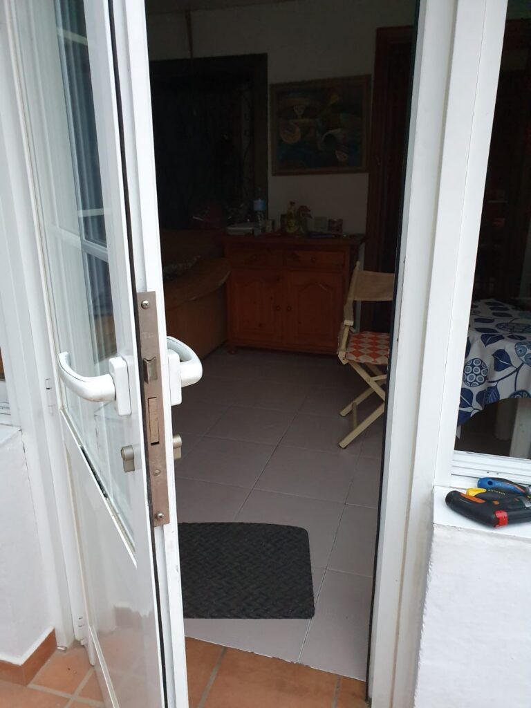 Apertura de puertas Granja de Rocamora
