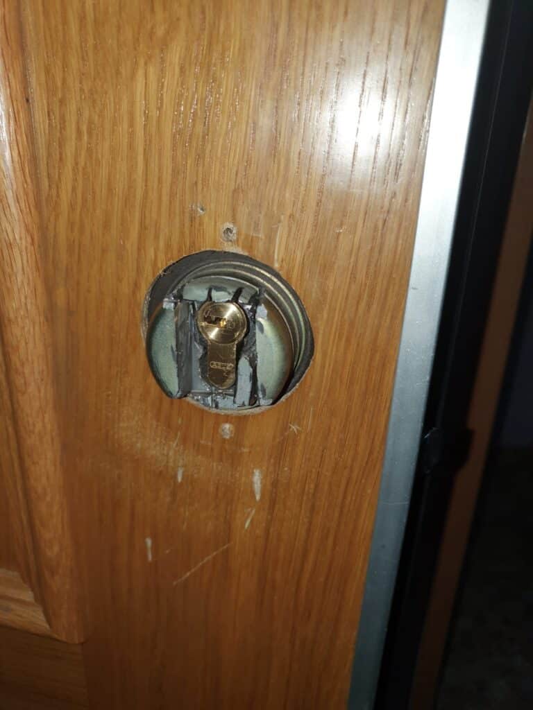 Apertura de puertas La Maraña