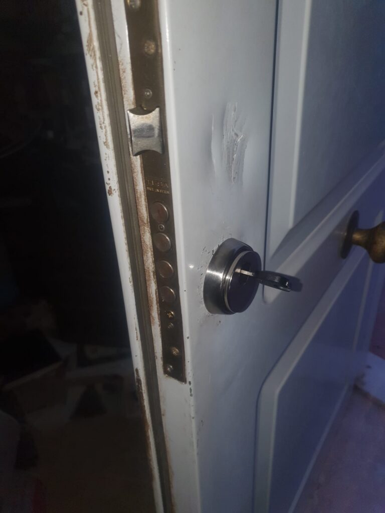 Apertura de puertas La Ñora
