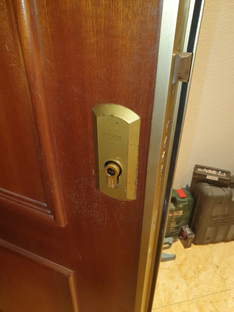 Apertura de puertas Las Bóvedas