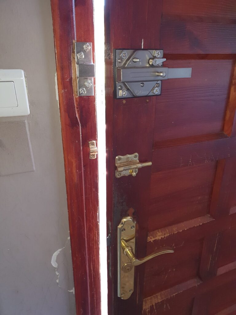 Apertura de puertas Las Cuevas