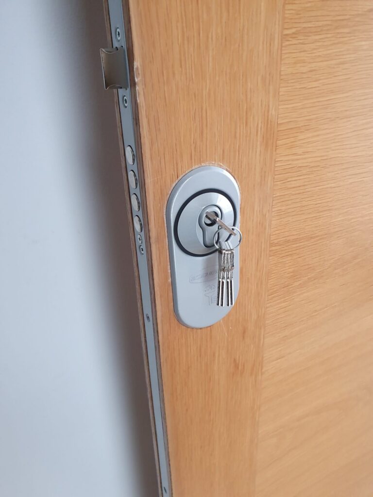 Apertura de puertas Las Lomas