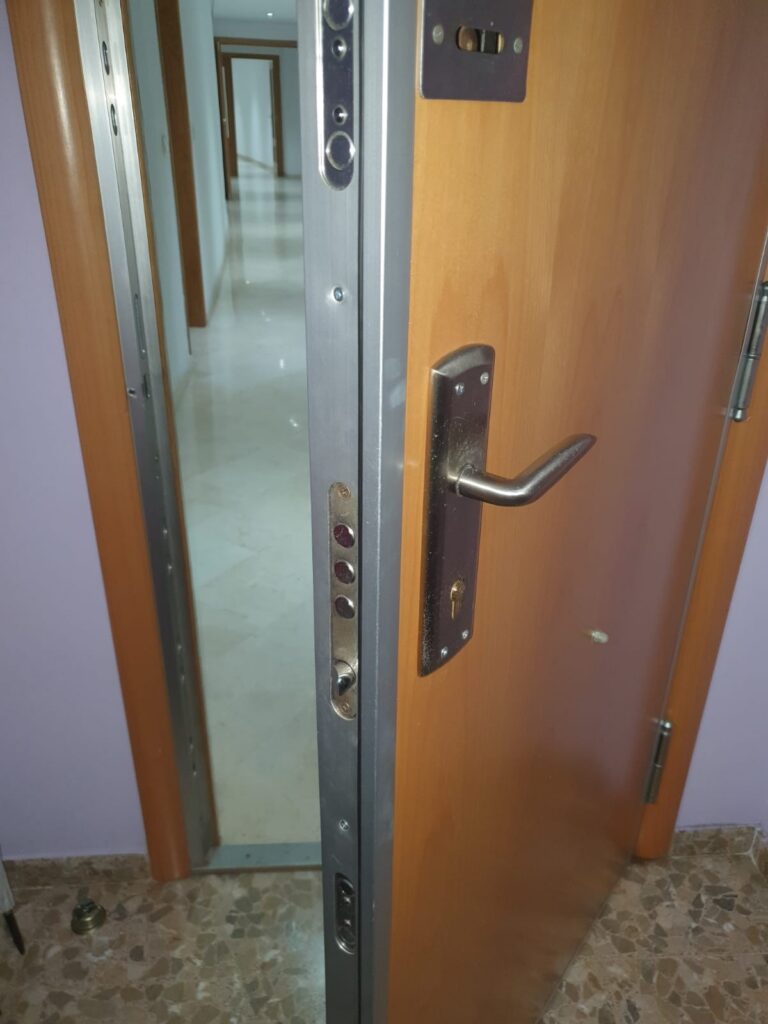Apertura de puertas Librilla