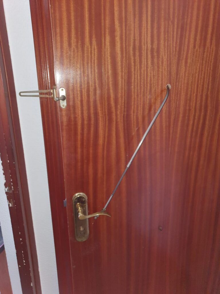 Apertura de puertas Los Carrillos
