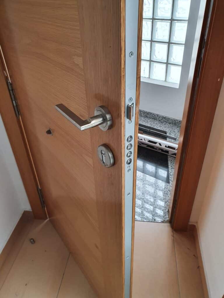Apertura de puertas Los Paganes