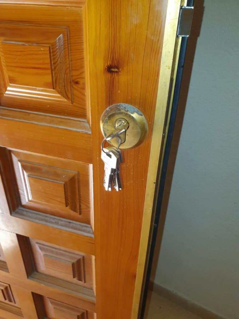 Apertura de puertas Tiñosa Baja